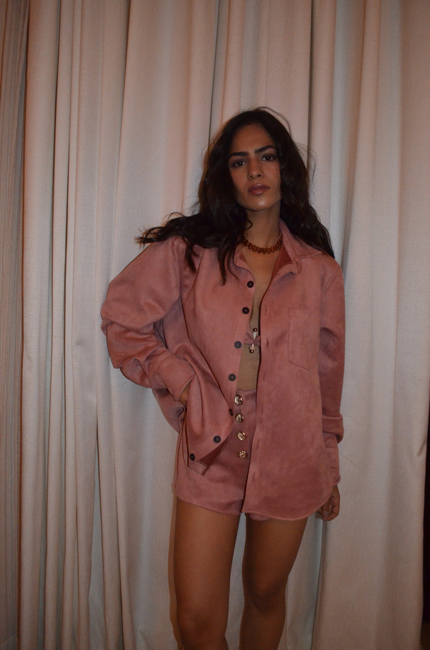 The Jenny - Oversized suede shirt with detachable shoulder pads : Pink